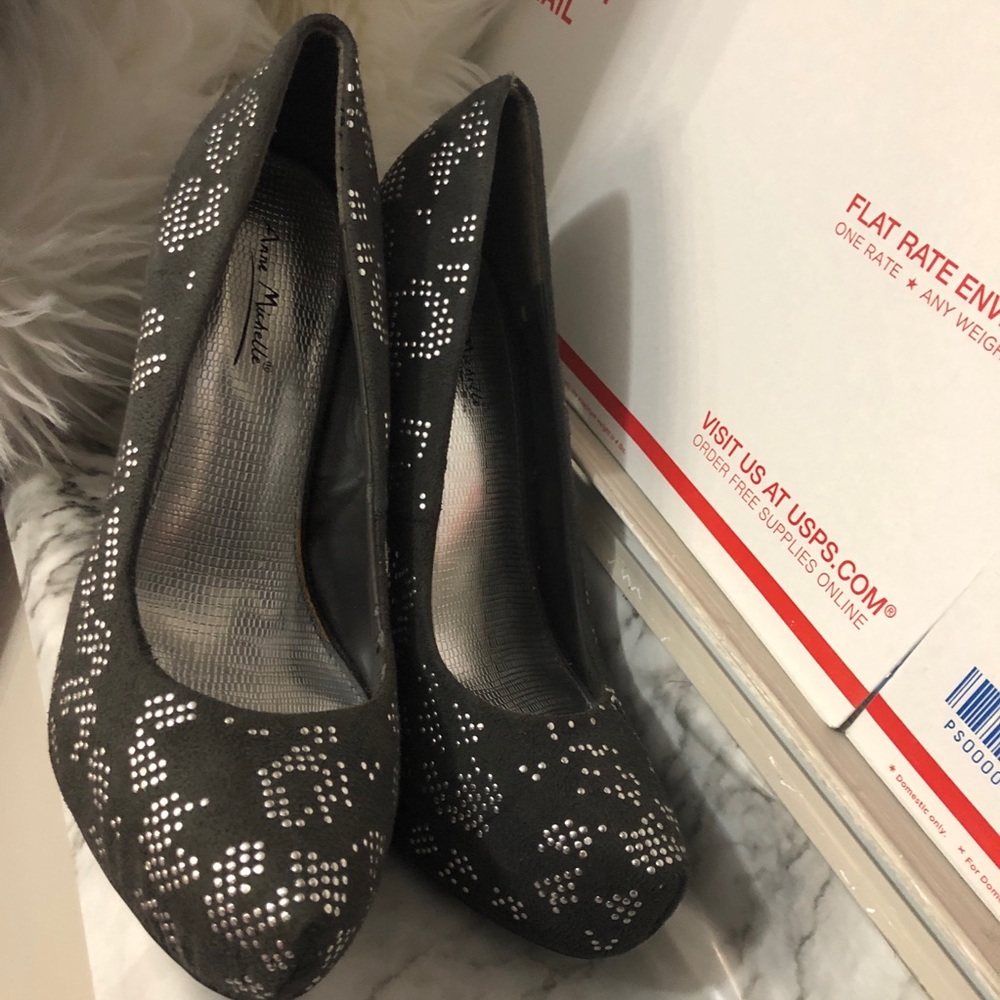 Anne Michelle Heels